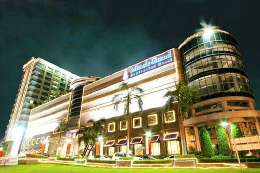 Miracle Grand Convention Hotel Bangkok Exterior photo